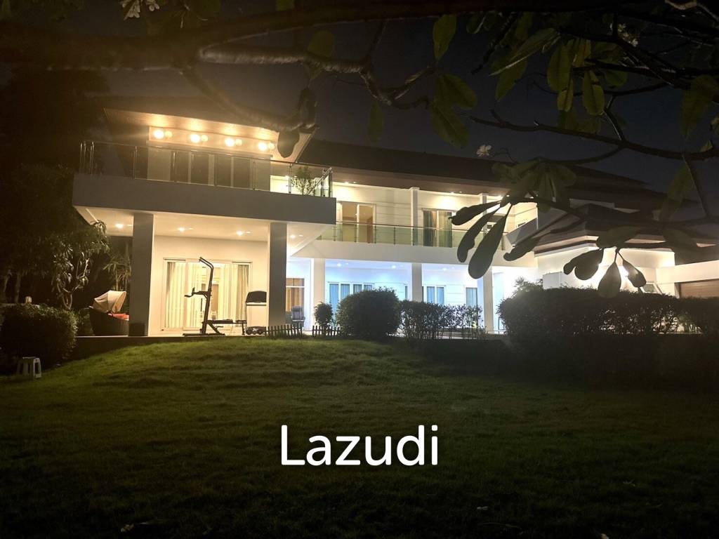 7 Bed 7 Bath 2,475 SQ.M Windmill Park