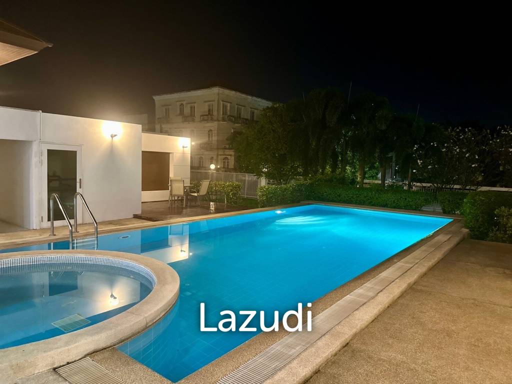 7 Bed 7 Bath 2,475 SQ.M Windmill Park