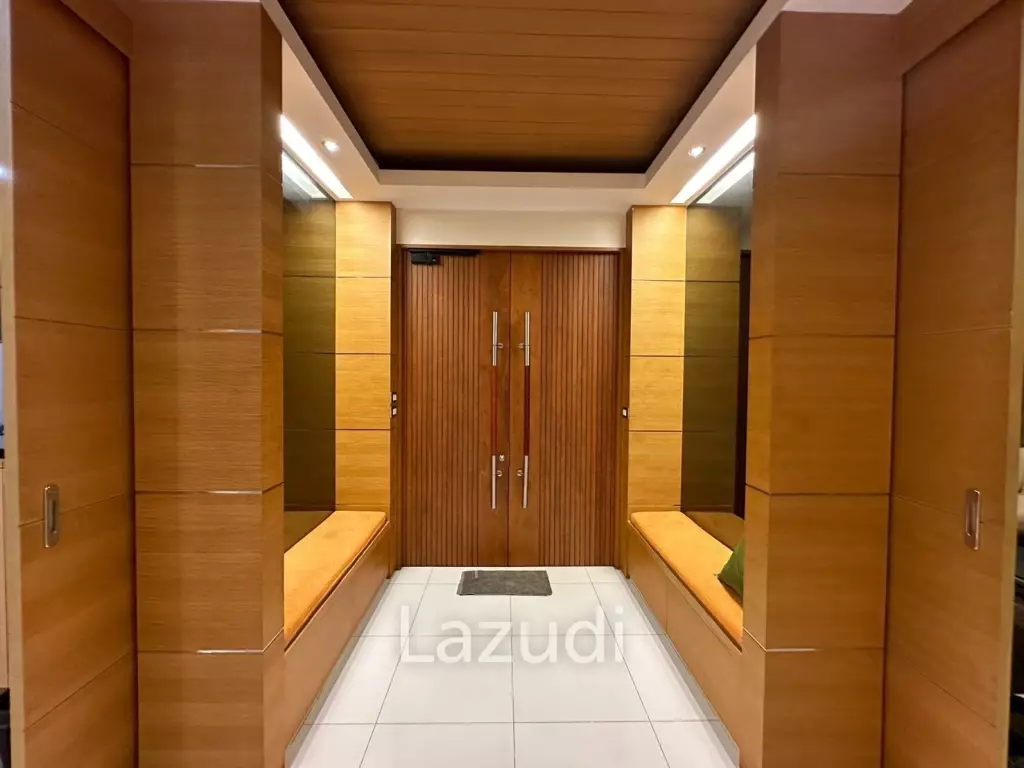 7 Bed 7 Bath 2,475 SQ.M Windmill Park