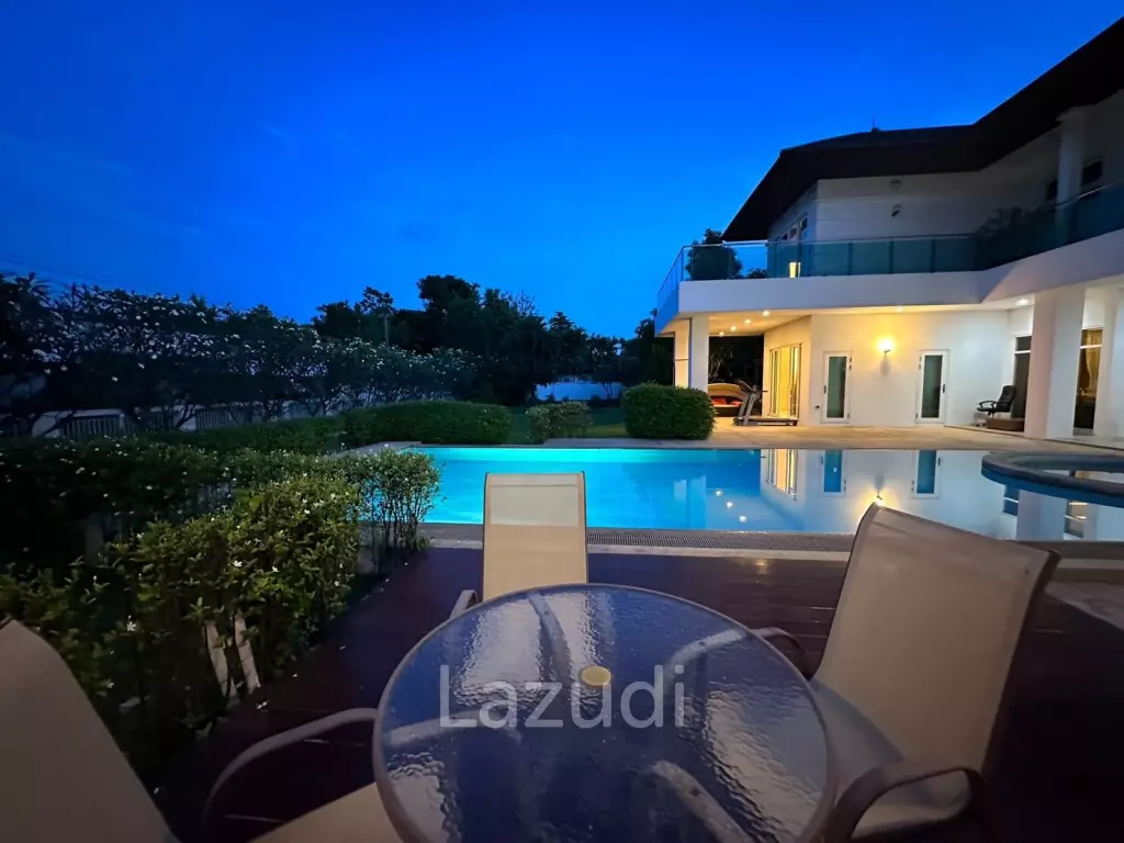 7 Bed 7 Bath 2,475 SQ.M Windmill Park