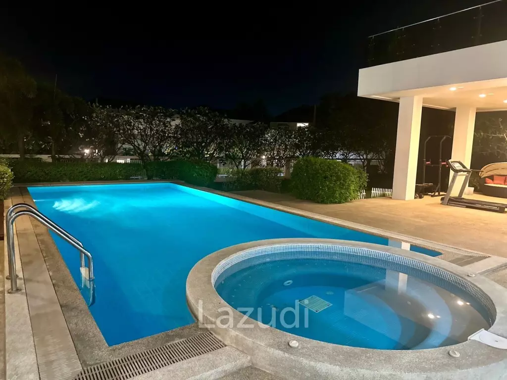 7 Bed 7 Bath 2,475 SQ.M Windmill Park