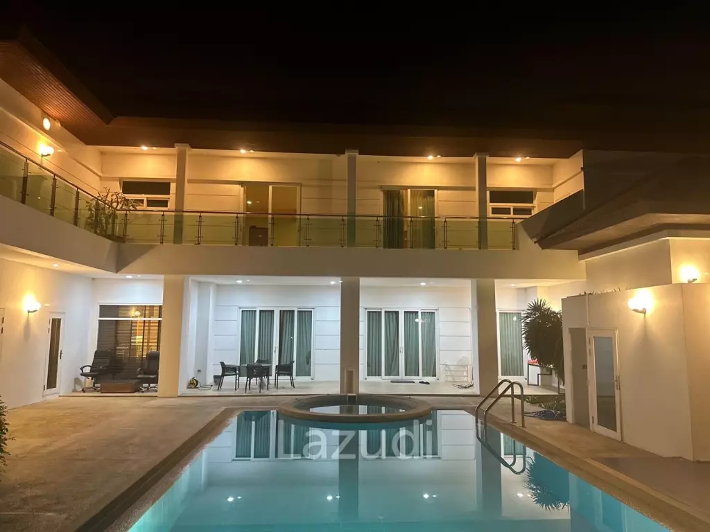 7 Bed 7 Bath 2,475 SQ.M Windmill Park