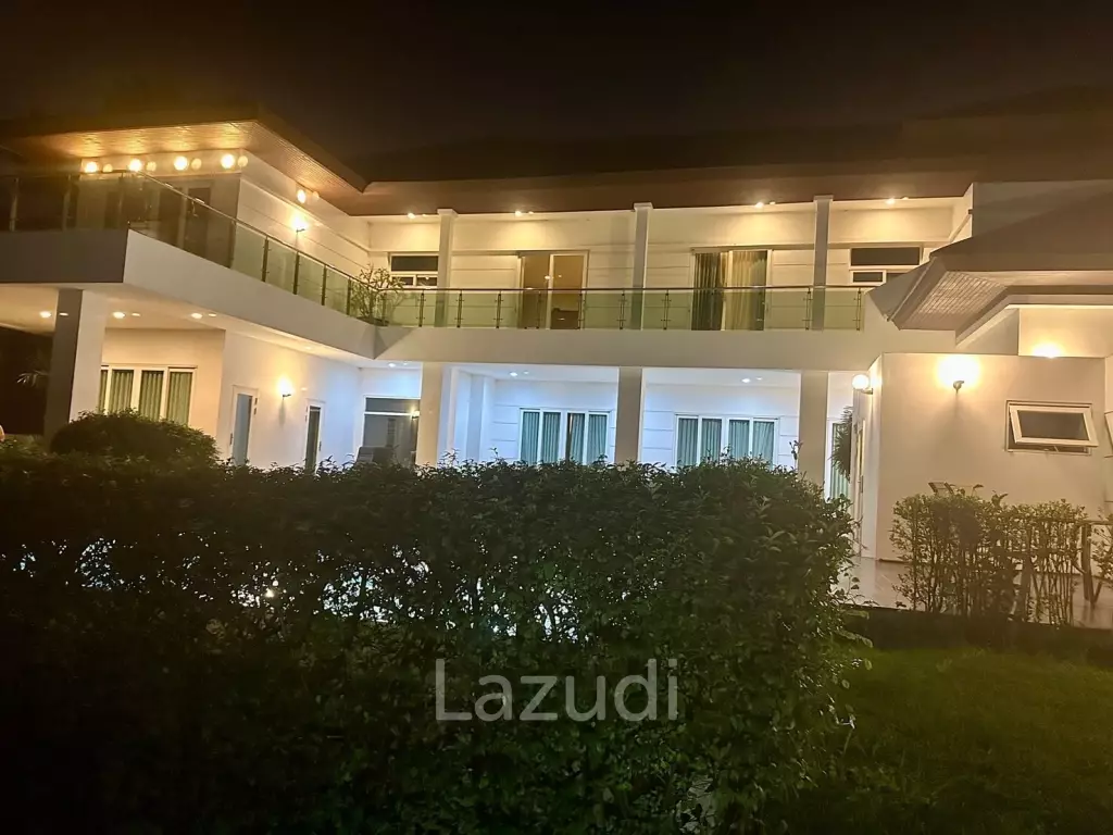7 Bed 7 Bath 2,475 SQ.M Windmill Park