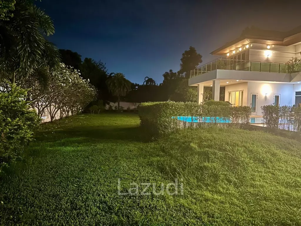 7 Bed 7 Bath 2,475 SQ.M Windmill Park