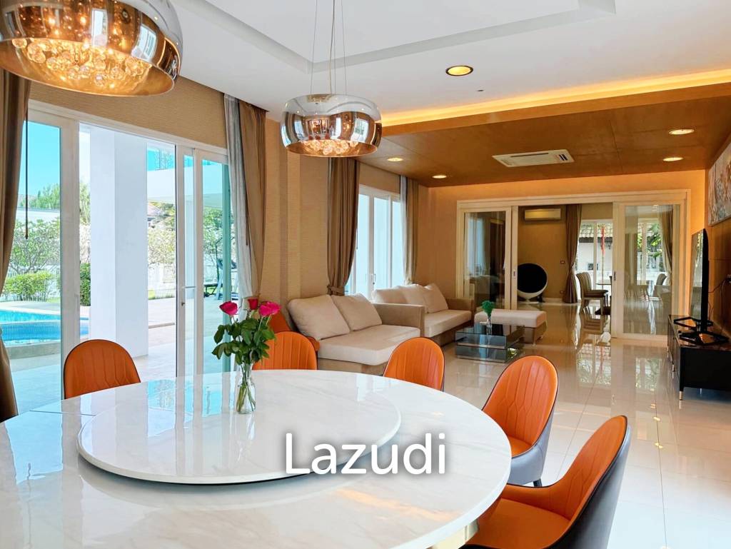 7 Bed 7 Bath 2,475 SQ.M Windmill Park