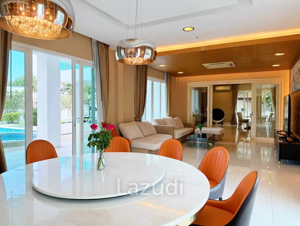 7 Bed 7 Bath 2,475 SQ.M Windmill Park