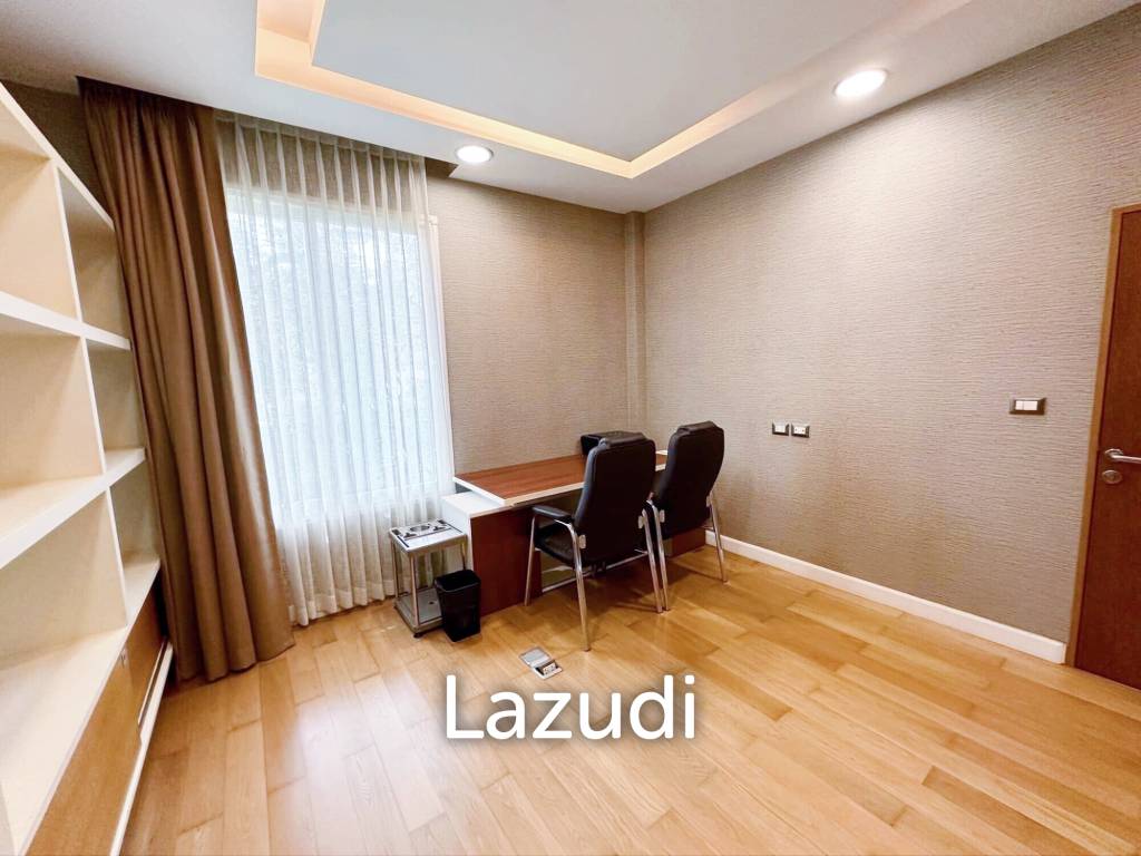 7 Bed 7 Bath 2,475 SQ.M Windmill Park