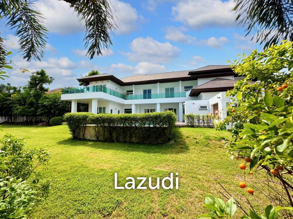 7 Bed 7 Bath 2,475 SQ.M Windmill Park
