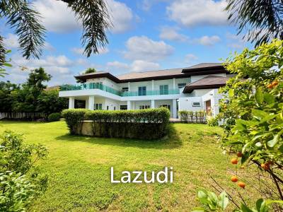 7 Bed 7 Bath 2,475 SQ.M Windmill Park