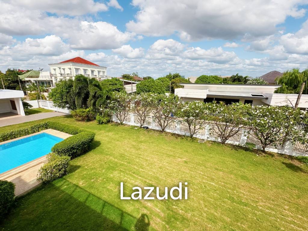 7 Bed 7 Bath 2,475 SQ.M Windmill Park