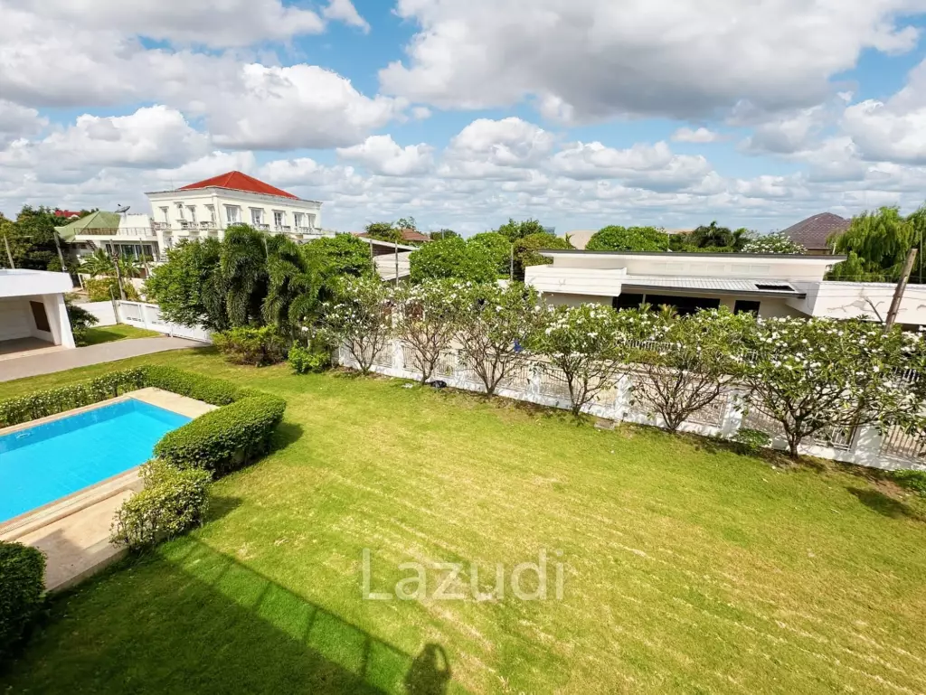7 Bed 7 Bath 2,475 SQ.M Windmill Park