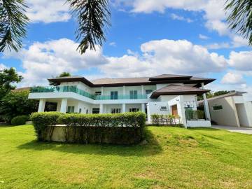 7 Bed 7 Bath 2,475 SQ.M Windmill Park