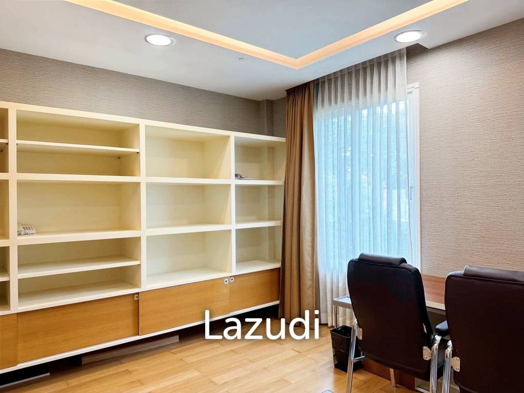 7 Bed 7 Bath 2,475 SQ.M Windmill Park