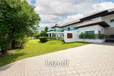 7 Bed 7 Bath 2,475 SQ.M Windmill Park