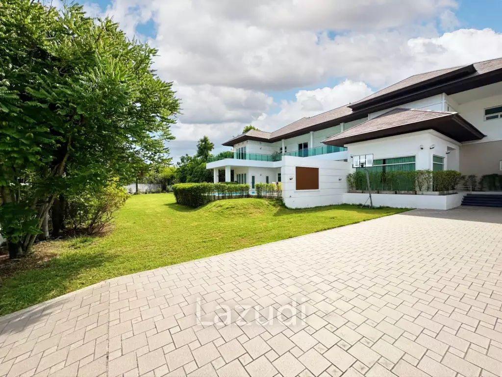 7 Bed 7 Bath 2,475 SQ.M Windmill Park
