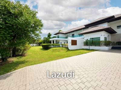 7 Bed 7 Bath 2,475 SQ.M Windmill Park