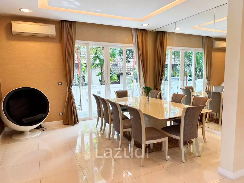 7 Bed 7 Bath 2,475 SQ.M Windmill Park