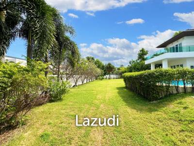 7 Bed 7 Bath 2,475 SQ.M Windmill Park