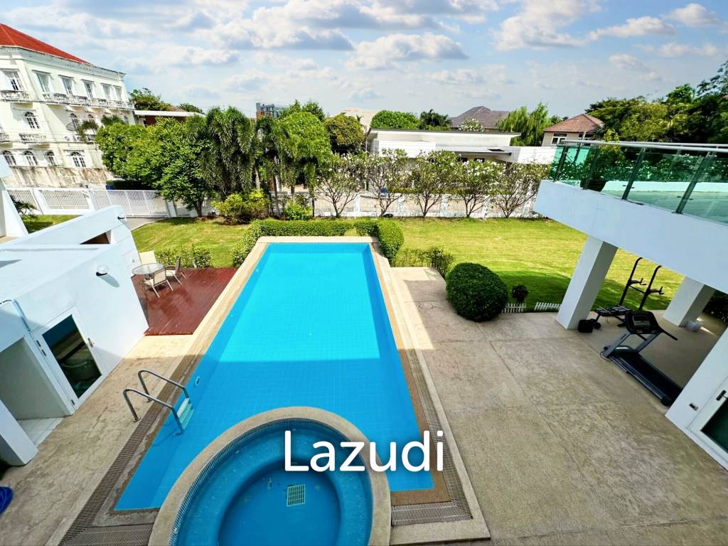 7 Bed 7 Bath 2,475 SQ.M Windmill Park