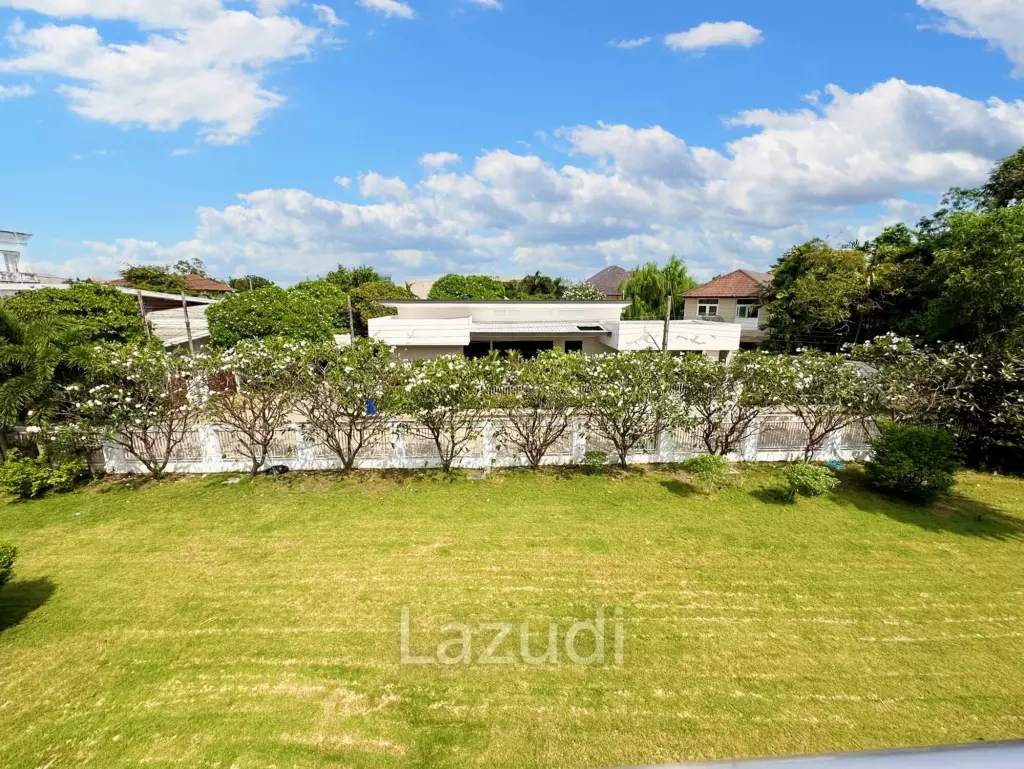 7 Bed 7 Bath 2,475 SQ.M Windmill Park