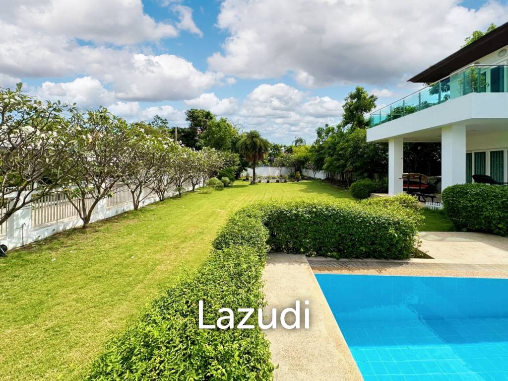 7 Bed 7 Bath 2,475 SQ.M Windmill Park