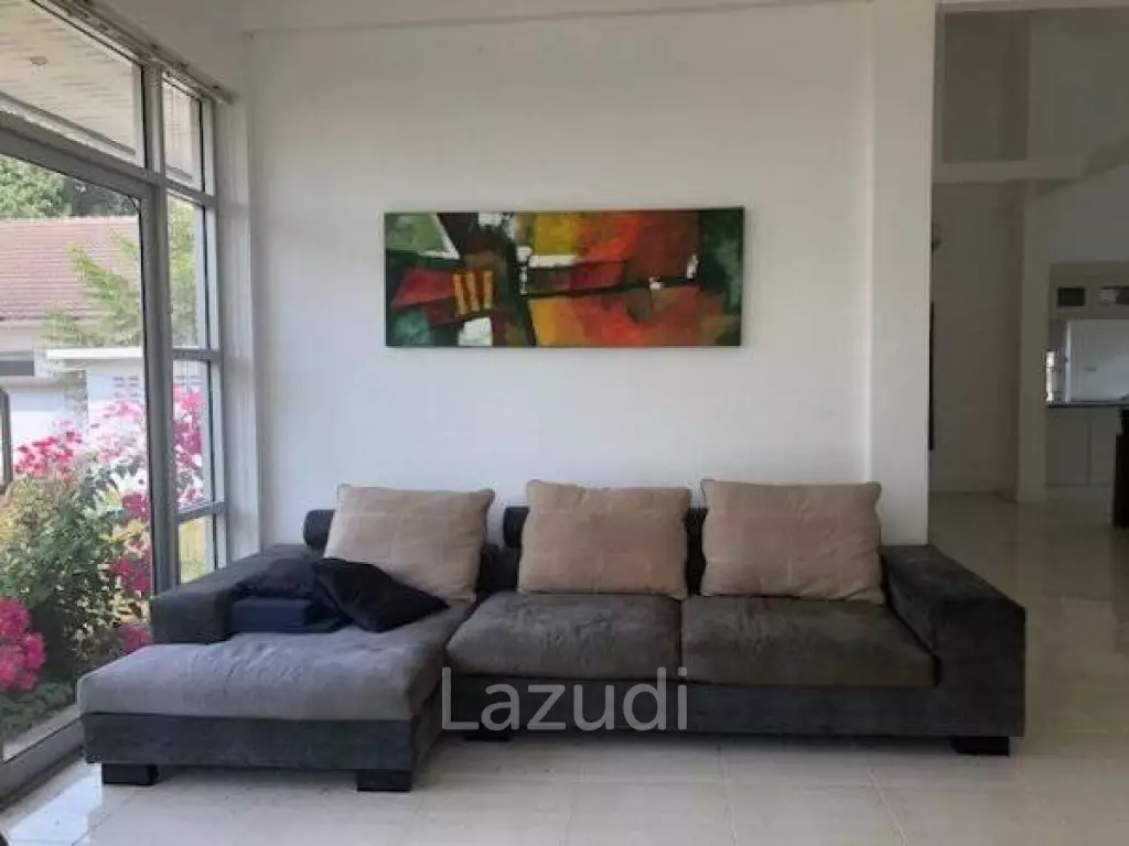 3 Pool Villas for sale together in need of renovation