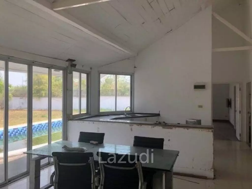 3 Pool Villas for sale together in need of renovation