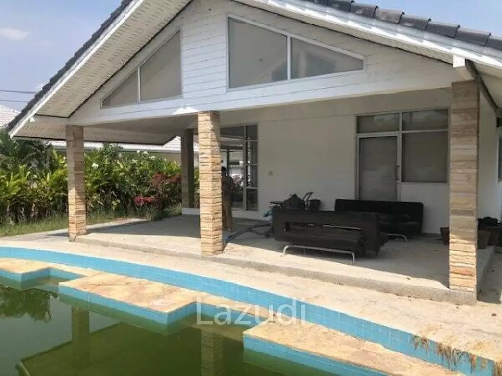 3 Pool Villas for sale together in need of renovation
