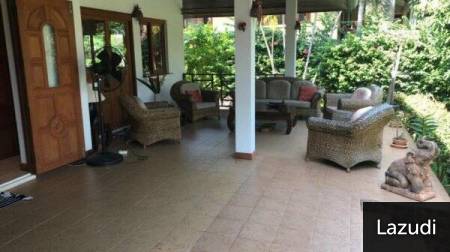 WHITE LOTUS 1 : Lovely 3 Bed Villa with Large Communal Pool