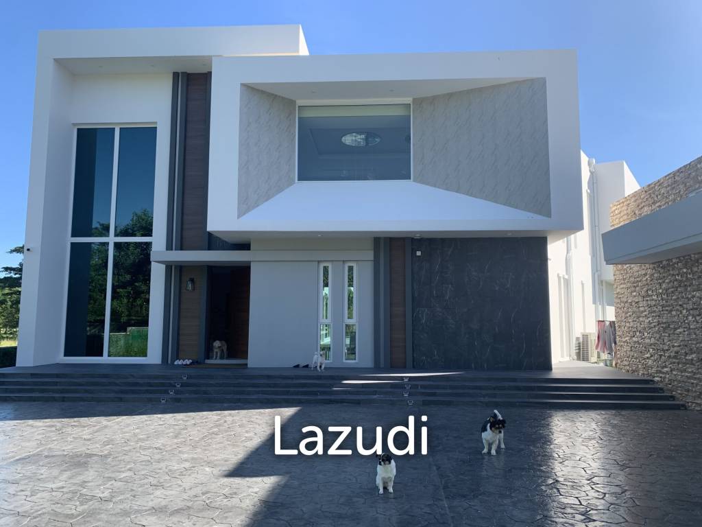 2,000 Sqm 6 Bed 5 Bath Villa For Sale