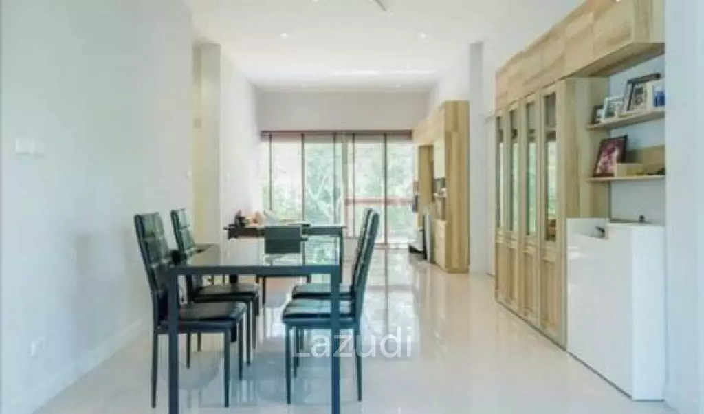 LA VALLE LIGHT : Immaculate 3 Bed Pool Villa