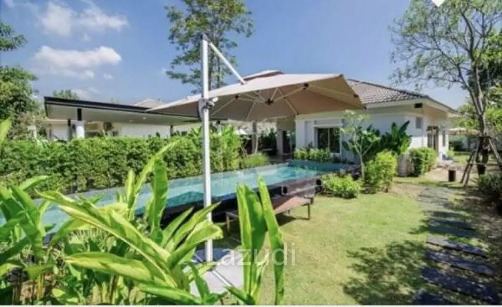 LA VALLE LIGHT : Immaculate 3 Bed Pool Villa