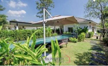 LA VALLE LIGHT : Immaculate 3 Bed Pool Villa