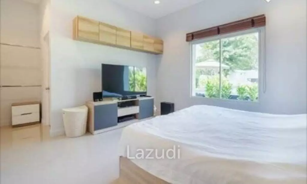 LA VALLE LIGHT : Immaculate 3 Bed Pool Villa