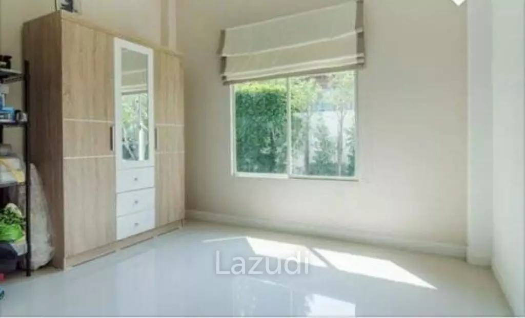 LA VALLE LIGHT : Immaculate 3 Bed Pool Villa
