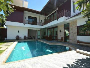 Modern 2 Storey Pool Villa near the Beach