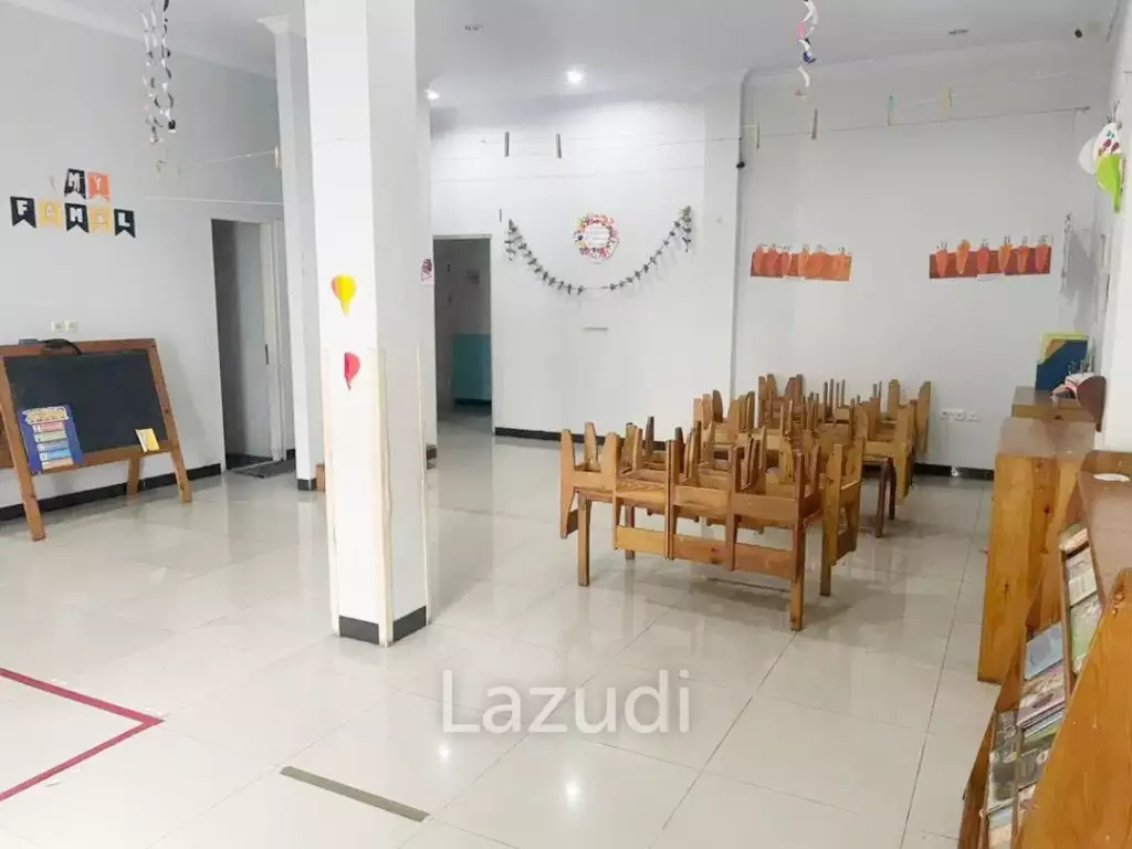 Rumah Gedung Sekolah Dijual Cepat Full Furnish di BSD Dekat Teraskota BSD, RS Eka Hospital BSD, Pasar Modern BSD City