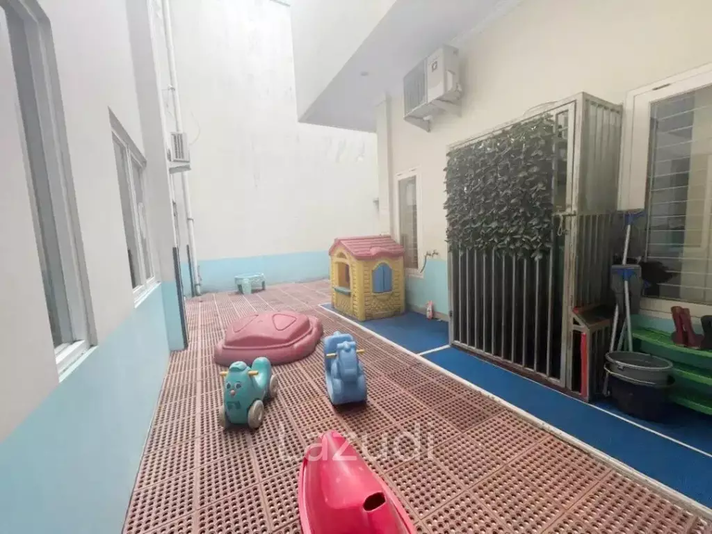 Rumah Gedung Sekolah Dijual Cepat Full Furnish di BSD Dekat Teraskota BSD, RS Eka Hospital BSD, Pasar Modern BSD City