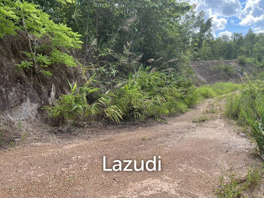4 Rai hilly land for sale at Mae Taeng, Chiang Mai