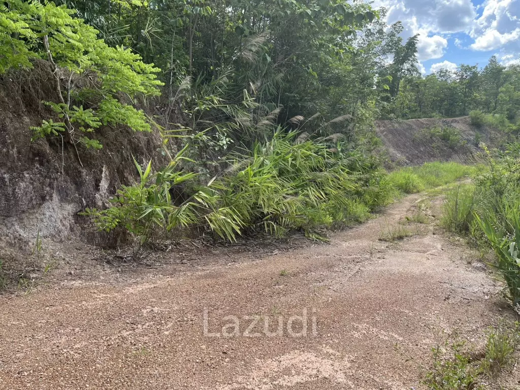 4 Rai hilly land for sale at Mae Taeng, Chiang Mai