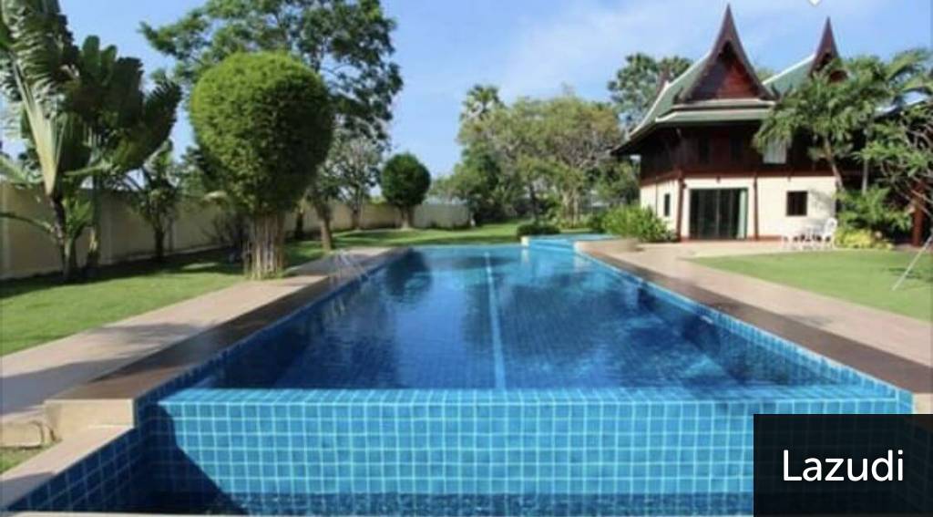 BAAN SONG THAI CHA-AM: 4 Bed Pool Villa
