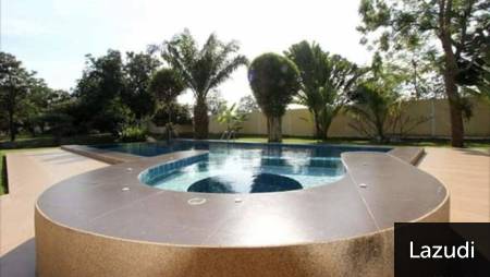 BAAN SONG THAI CHA-AM: 4 Bed Pool Villa