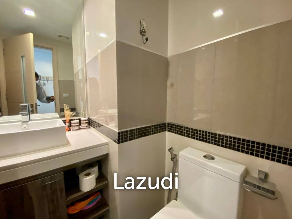 Luxurious 1-Bedroom Condo with Ocean View in Pattaya