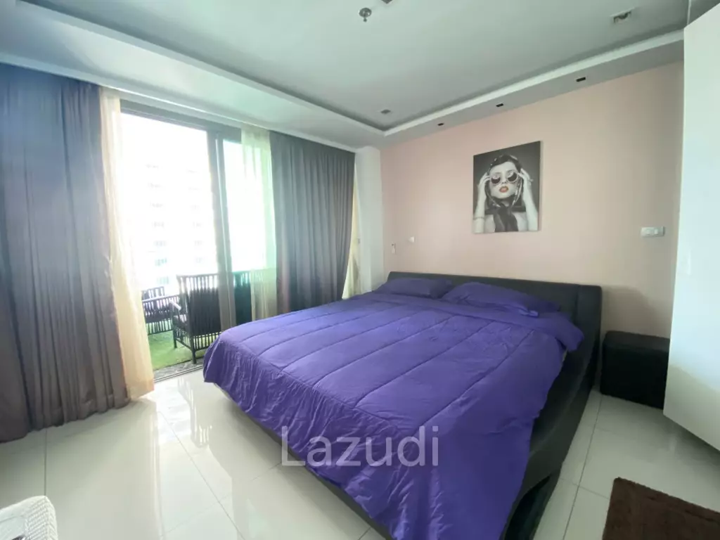 Luxurious 1-Bedroom Condo with Ocean View in Pattaya