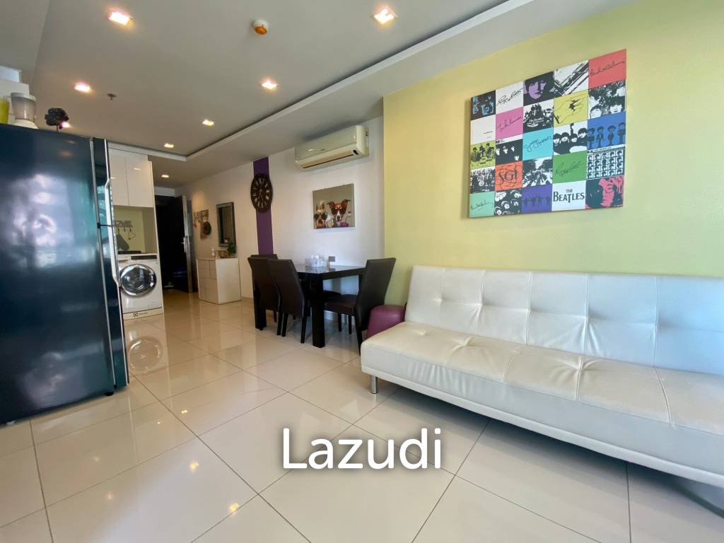 Luxurious 1-Bedroom Condo with Ocean View in Pattaya
