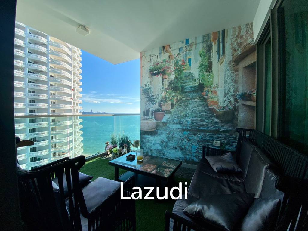 Luxurious 1-Bedroom Condo with Ocean View in Pattaya