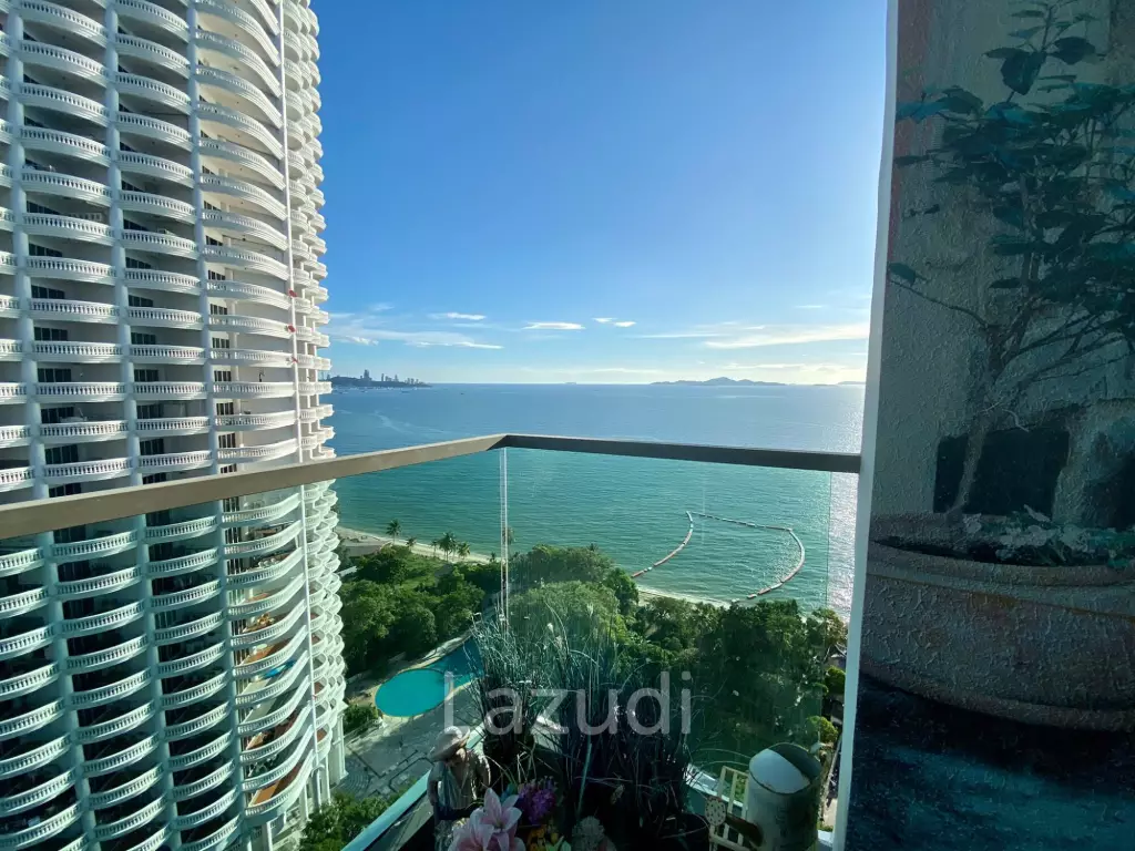 Luxurious 1-Bedroom Condo with Ocean View in Pattaya
