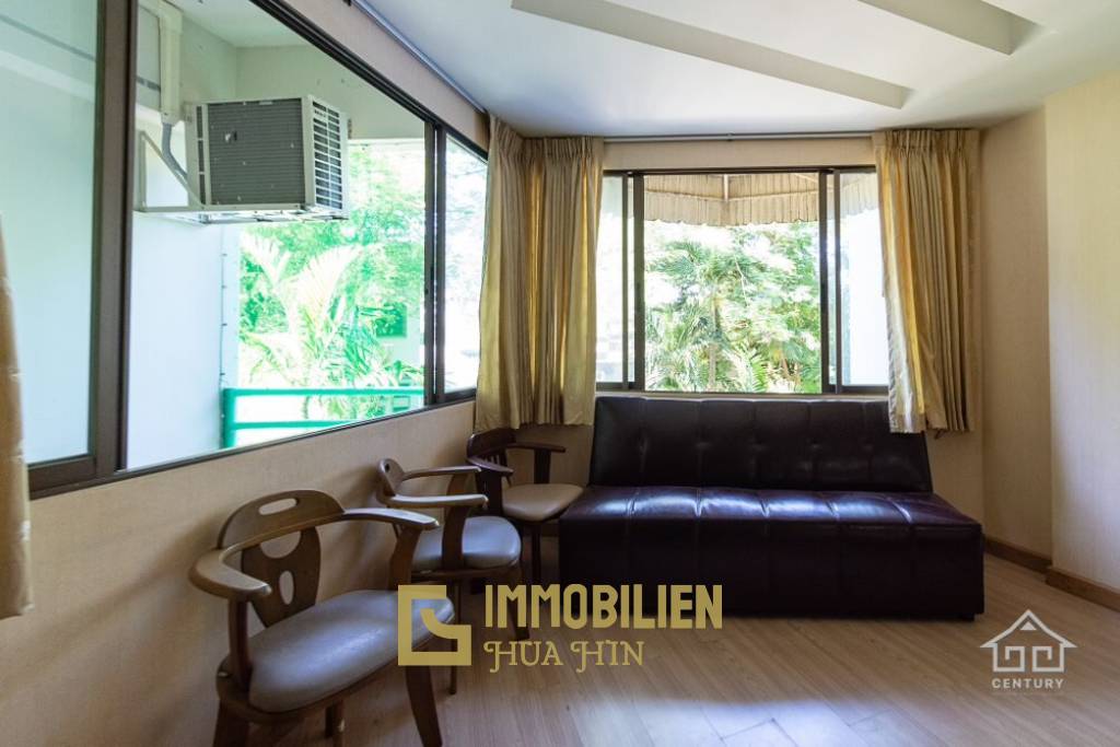 SAENGTHONG CONDO : 1 bed studio