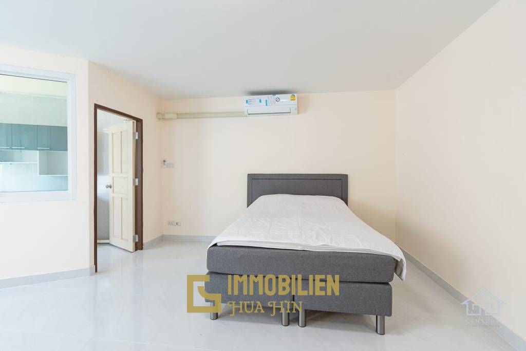 SAENGTHONG CONDO : 1 bed studio