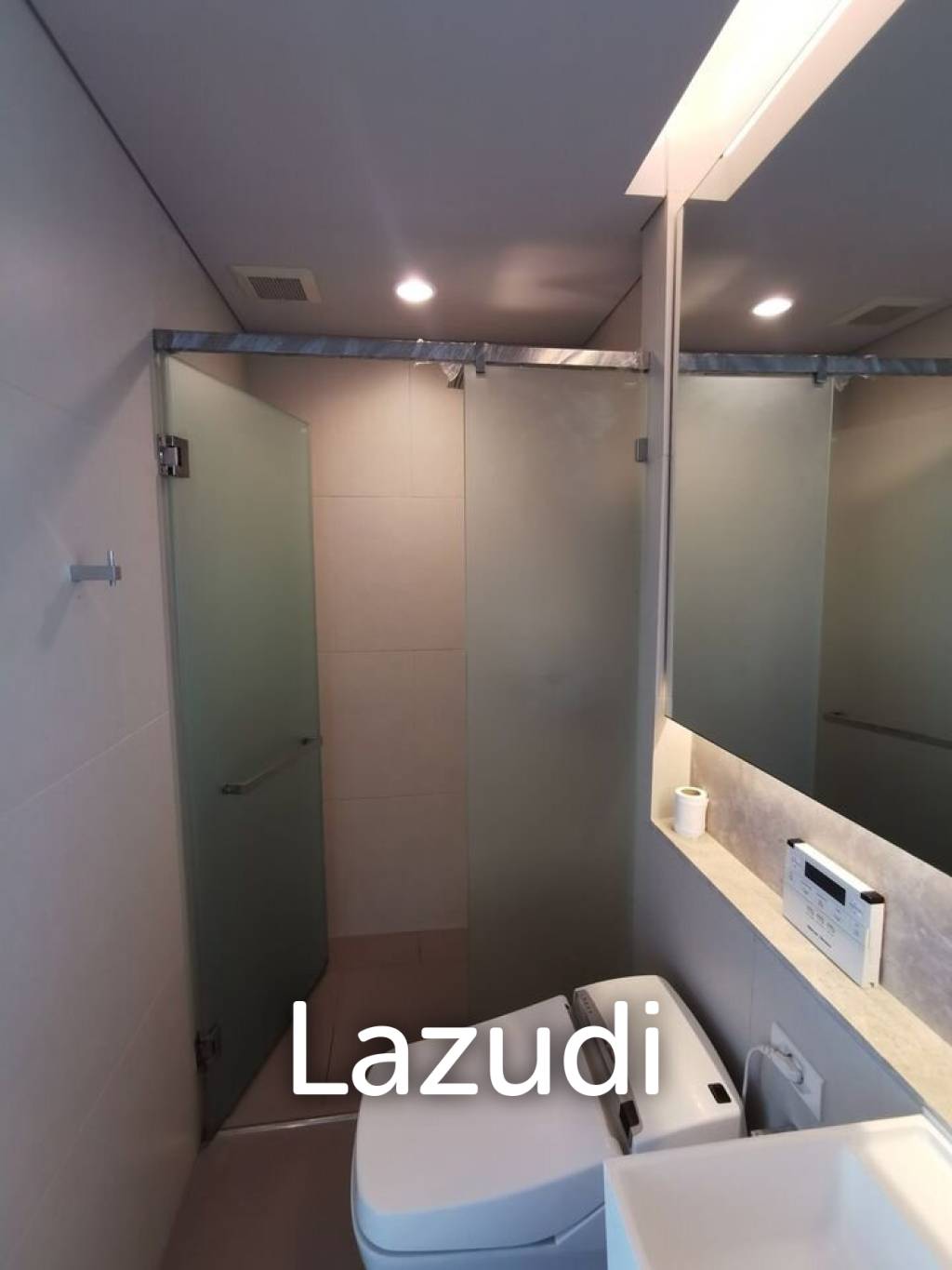 2 Bedrooms 2 Bathrooms 54 SQ.M. The Lumpini 24
